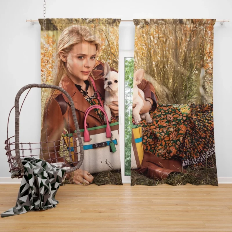 Chloë Grace Moretz with Bulldog Celebrity Curtain